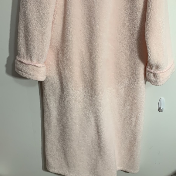 Miss Elaine plush robe light pink, Size Med, full zipper, very good condition - Picture 8 of 12